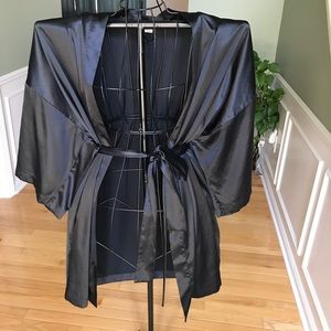 Victoria’s Secret Black One Size Short Robe